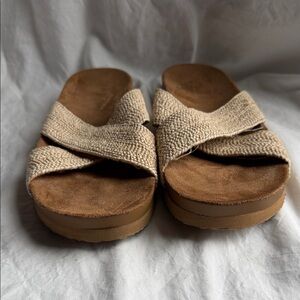 Elegant Beige Cross-Strap Sandals